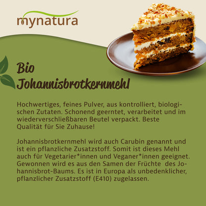 Teller mit Kuchenstück neben Text zu Bio Johannisbrotkernmehl, Hinweis auf vegane und diverse Verwendungsmöglichkeiten beim backen und kochen.