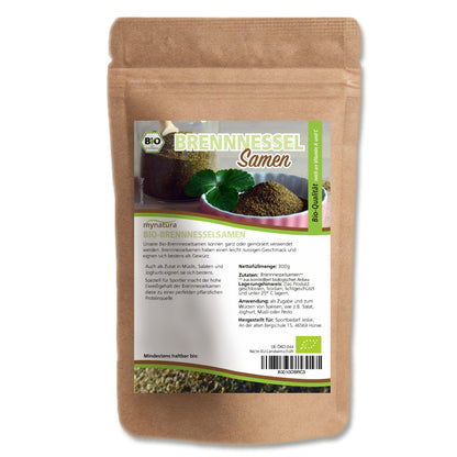 Nahaufnahme eines Kraftpapierbeutels mynatura brennnesselsamen ganz 300g, Vorderseite mit Produktetikett und Abbildung von samen.