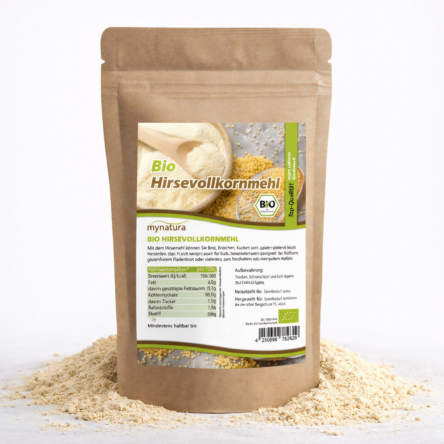 Beutel Bio Hirsemehl glutenfrei von Mynatura auf weißem Hintergrund, umgeben von verstreutem Hirsemehl, Vorderseite mit Etikett und Nährwertangaben sichtbar.