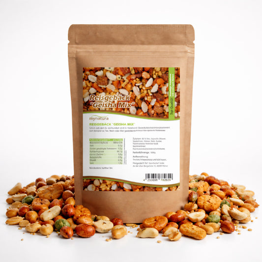 Beutel Mynatura Geisha Mix mit knusprigen Reiscracker Snacks, umgeben von bunter Mischung aus Reisgebäck, auf weißem Hintergrund.