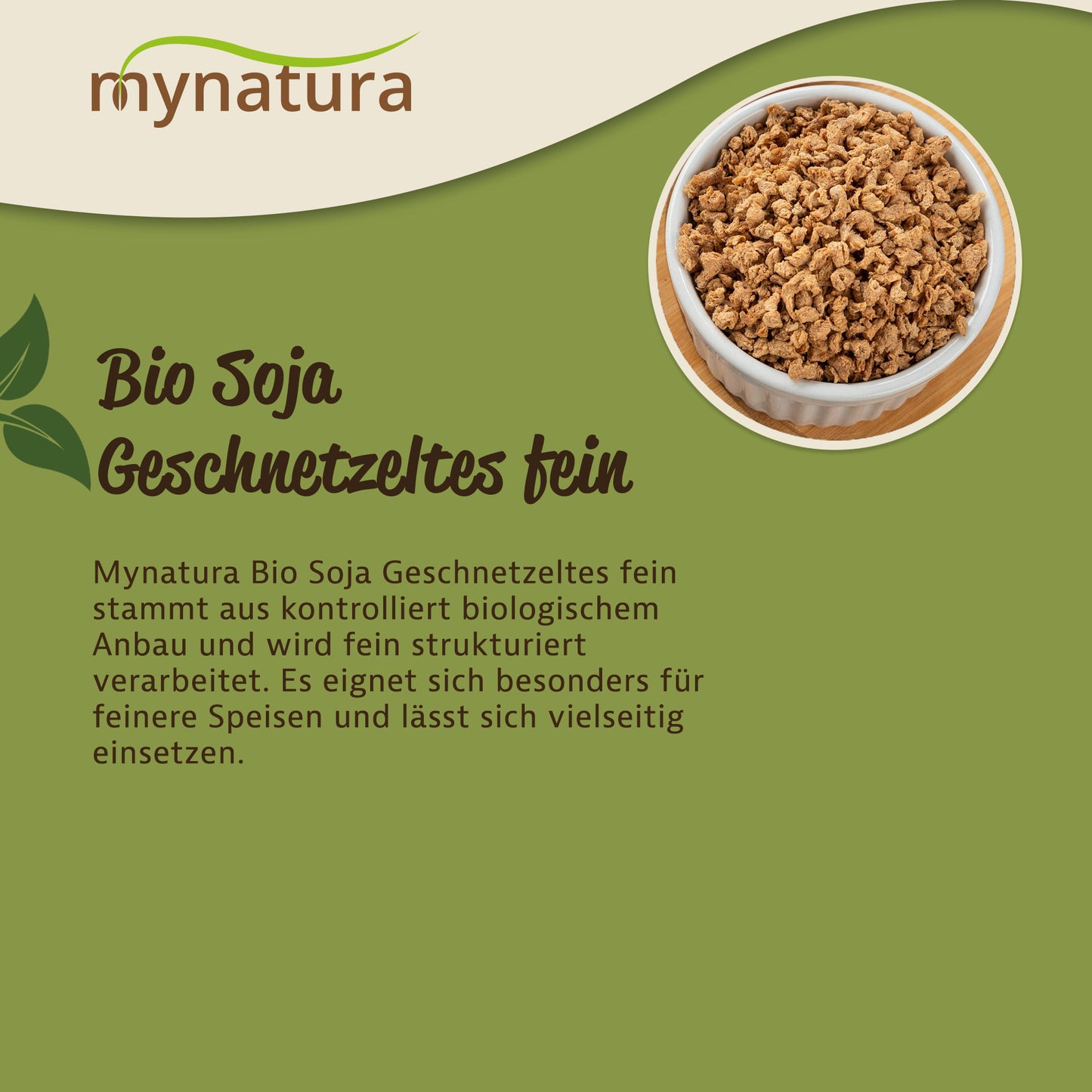Schale mit feinem Sojagranulat von Mynatura als Zutat fürs Kochen oder Backen, oben rechts auf grünem Hintergrund platziert.