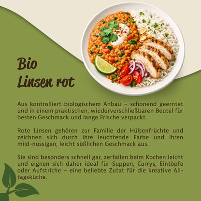 Teller mit Curry aus roten Linsen, Reis, gegrilltem Hähnchen, Limettenspalte, Tomaten, roten Zwiebeln und Koriander, daneben Text zu Herkunft und Verwendung der proteinreichen Hülsenfrüchte.
