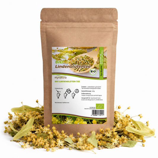 Beutel Mynatura Bio Lindenblütentee 200g, stehend auf weißem Hintergrund, umgeben von getrockneten lindenblüten und blättern.