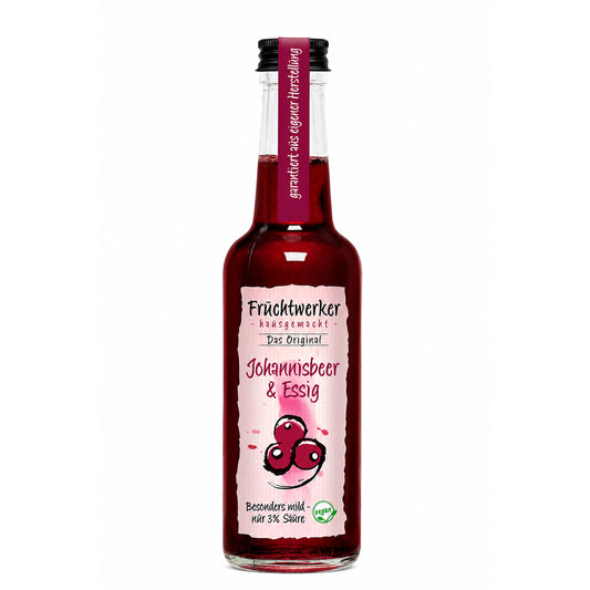 Fruchtwerker Johannisbeer-Essig in der 250ml Glasflasche mit rosa Etikett und schwarzem Schraubverschluss, stehend vor weißem Hintergrund.